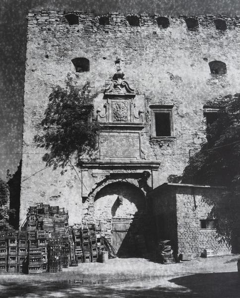 Портал міських воріт (1724)