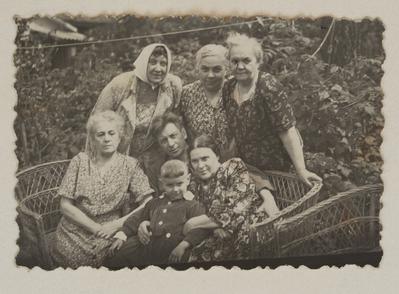 Group Portrait with Antonina Ivanova and Unidentified Individuals — unknown