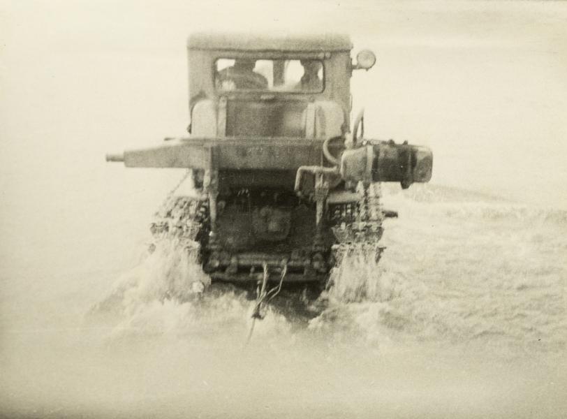 Tractor DT-54