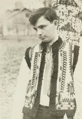 Хлопець у кептарі — невідомий