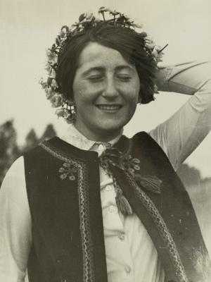 Girl in a Wreath — unknown