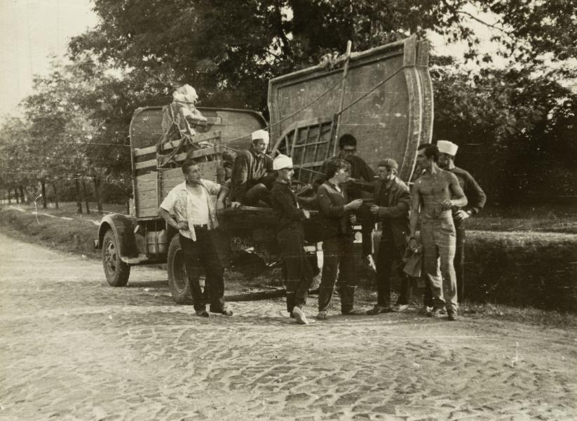Transporting Artworks During the Expedition